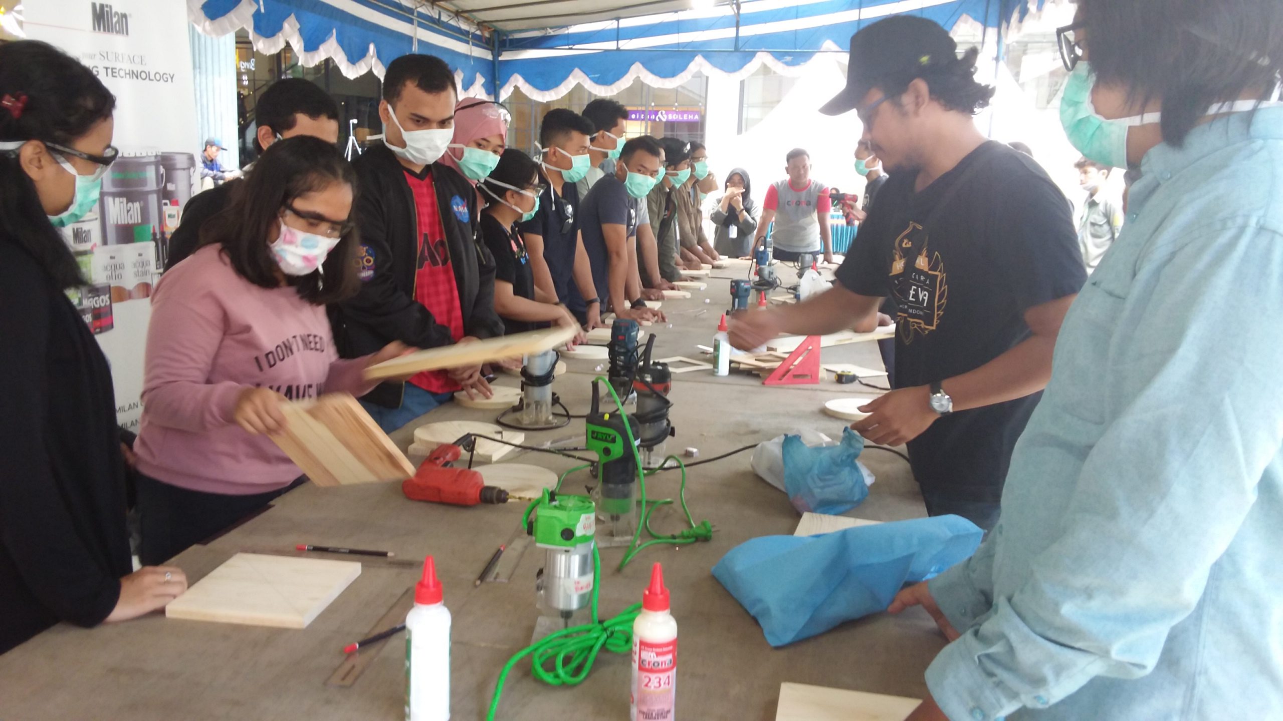 Kegiatan workshop pengerjaan kayu yang diselenggarakan oleh Himpunan Mahasiswa Minat THH (Forestech)